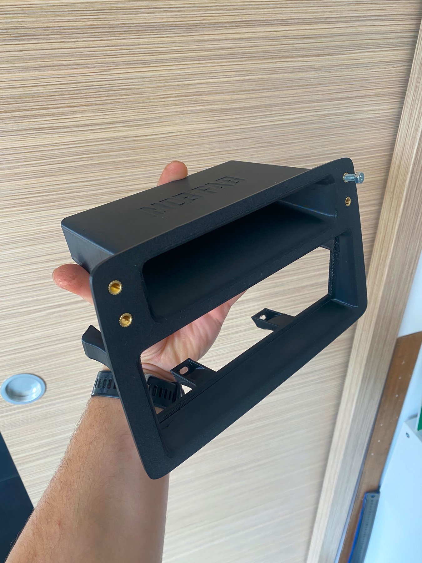Support modulaire MCB Fab imprimé en 3D, avec logo embossé et rangement vide-poche